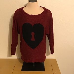 Red and black keyhole in heart l/s sweater, M